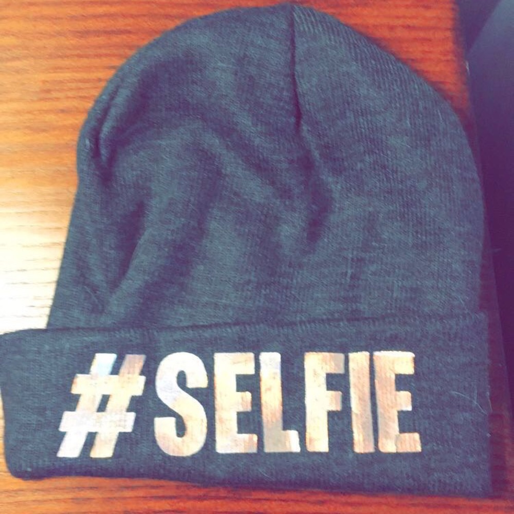 #SELFIE beanie hat